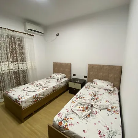 Laura Apartment *